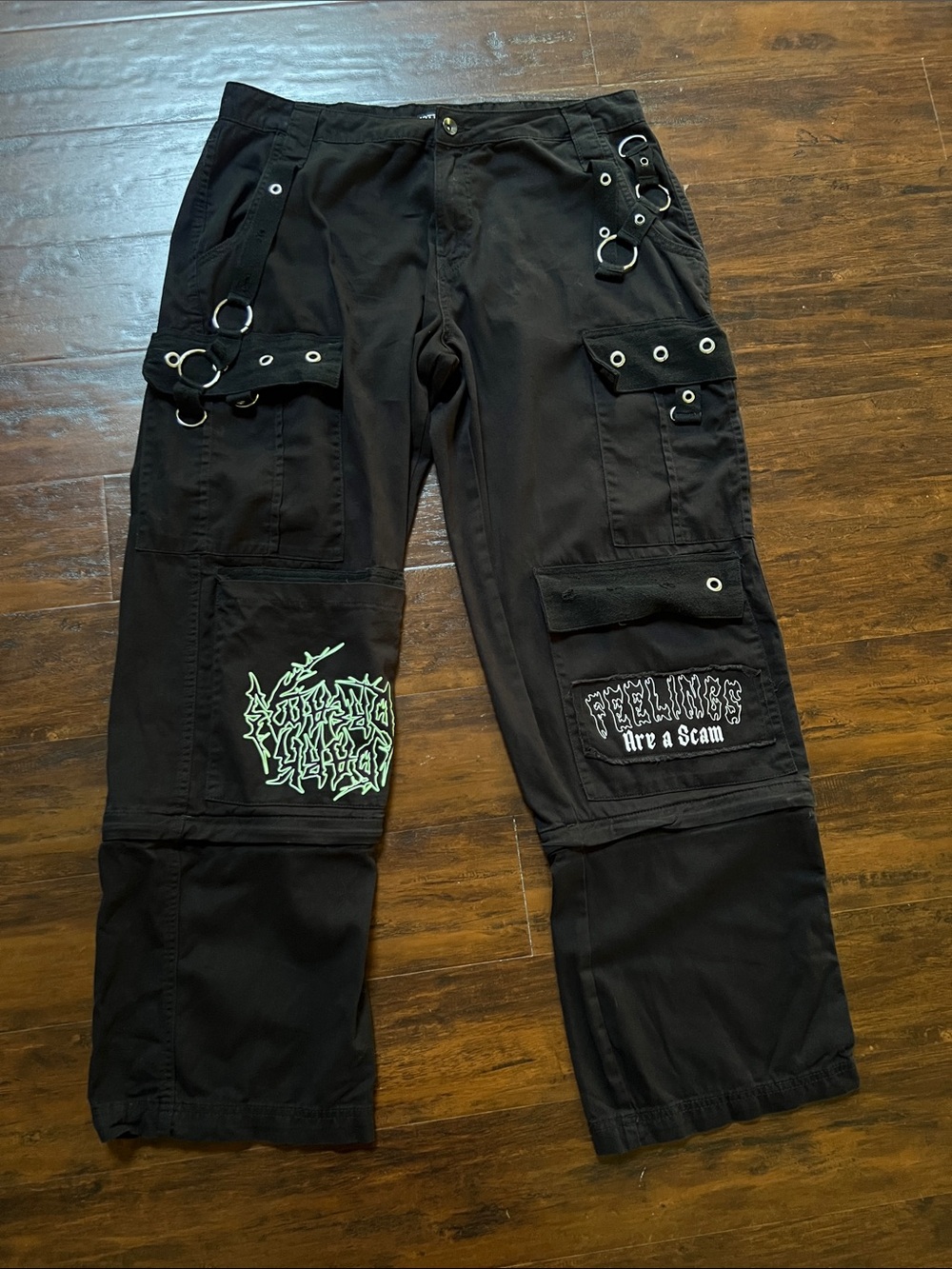 Hot Topic Black Cargo Pants with Utility Rings and Patch Details size 15